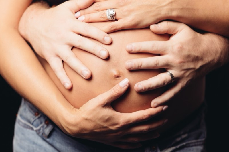 Family and maternity portrait by Moshe Zusman, PortraitDC — Washington DC