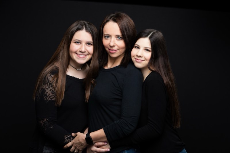 Family and maternity portrait by Moshe Zusman, PortraitDC — Washington DC