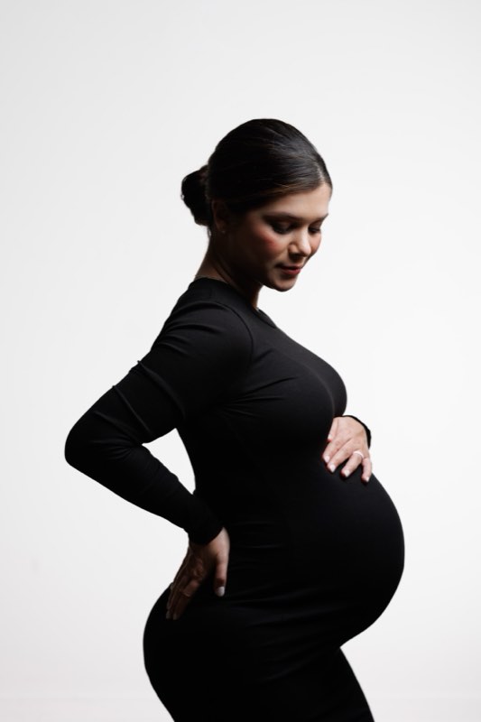 Family and maternity portrait by Moshe Zusman, PortraitDC — Washington DC