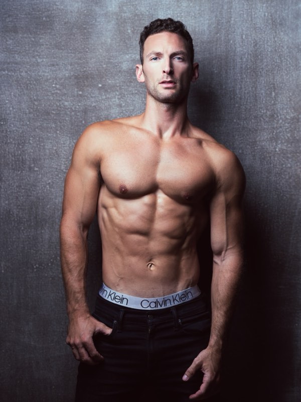 Modeling portfolio photograph by Moshe Zusman, PortraitDC — Washington DC