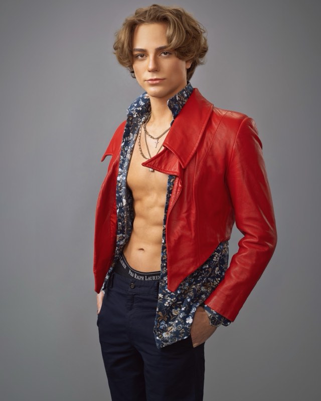 Modeling portfolio photograph by Moshe Zusman, PortraitDC — Washington DC